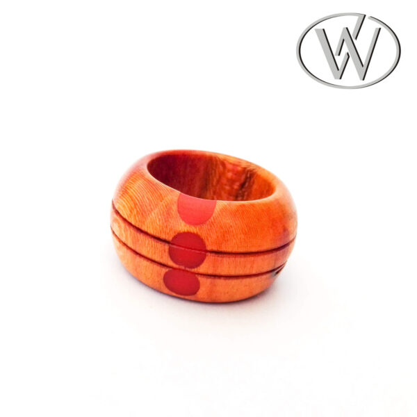 Dřevěný soustružený prsten