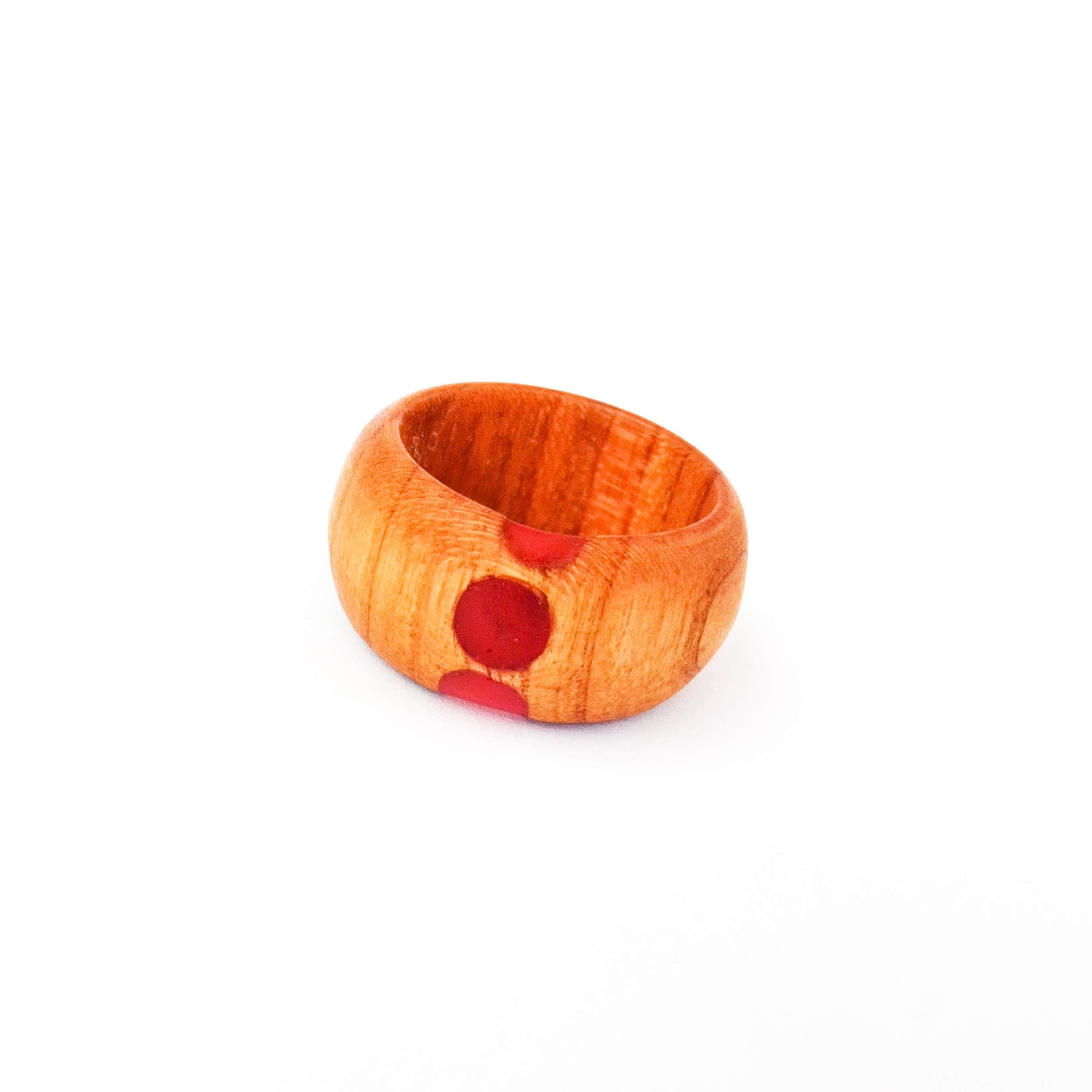 soustruzeny prsten ze dreva pryskyrice soustruzeny prsten ze dreva pryskyrice